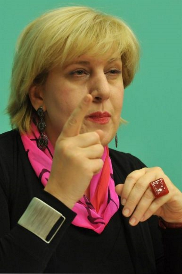 ESTRASBURGO (FRANCIA), AÑO 2018. La feminista proindependentismo y proetarra representante de la OSCE, Dunja Mijatovic (i). Efe.