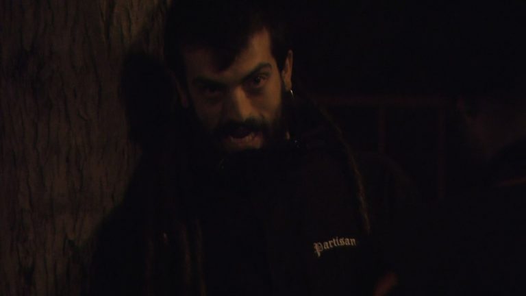 Cachean a independentistas que lanzan piedras contra bebés y niños de VOX en Gava