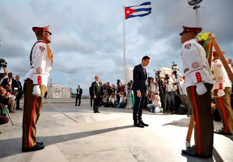 Sánchez en Cuba con la «Asociación de Empresarios de España en Cuba»