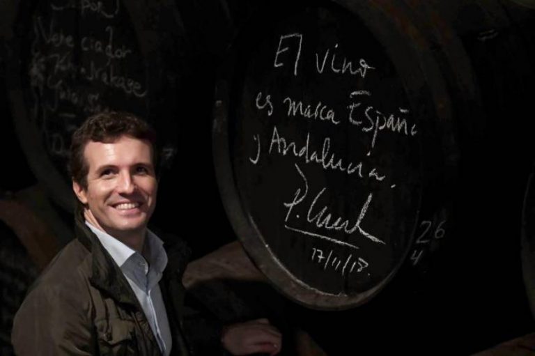 Casado: «Sánchez es un zombi, deambula muerto y sin futuro, pretende gobernar a capón»