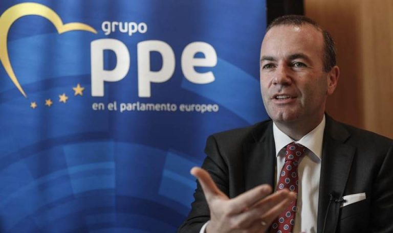 Alemán Manfred Weber: «Pedro Sánchez es débil» ante defensa de la Integridad de España