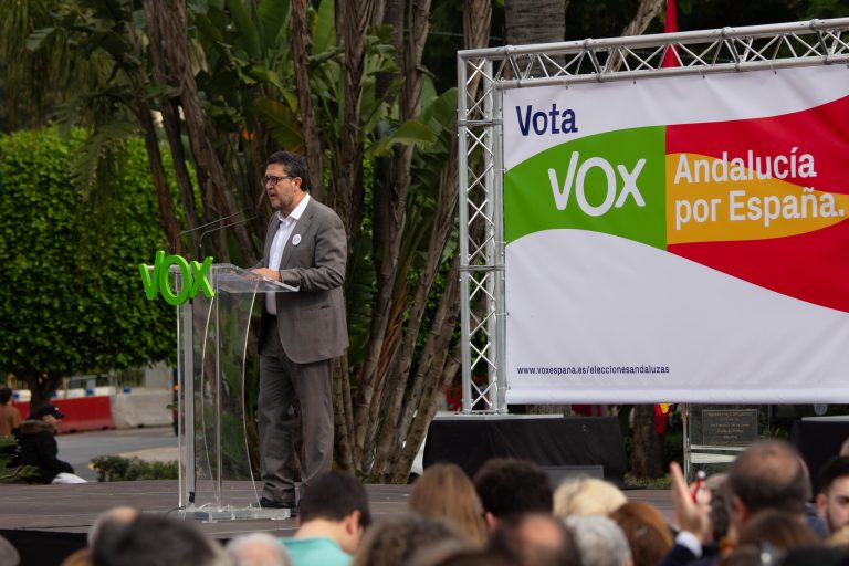 VOX exige a Moreno colaborar en la «repatriación de los 52 mil inmigrantes ilegales»