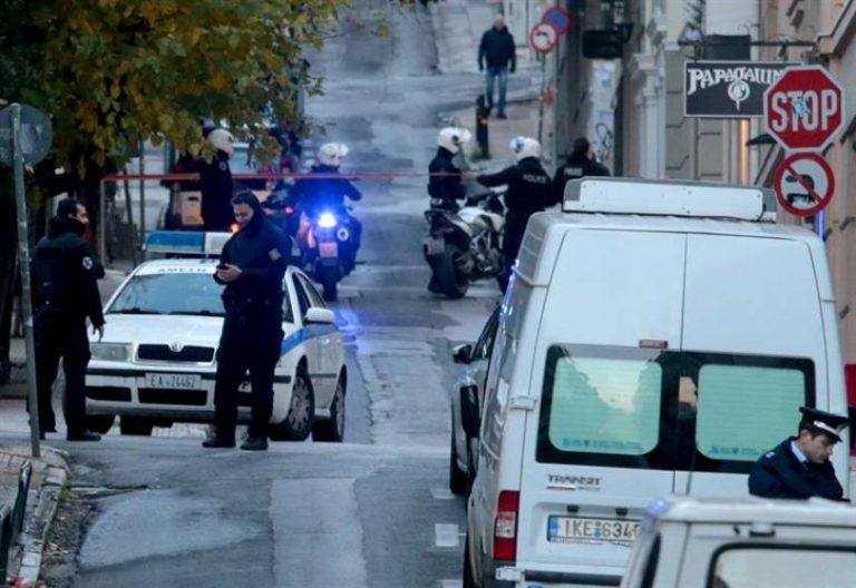 Supuestos anarquistas atacan con artefacto explosivo la Iglesia de Atenas (Grecia)
