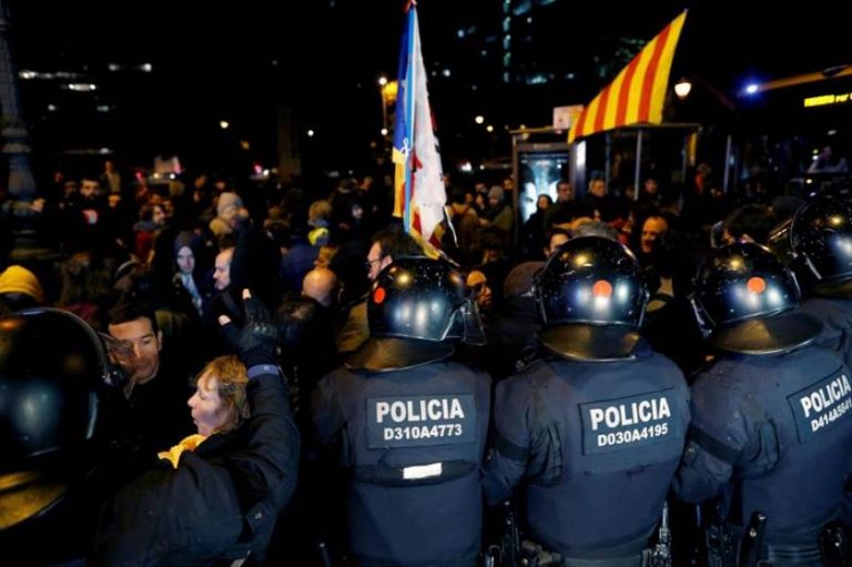 Policía Nacional y Mozos blindan Barcelona a la llegada de Sánchez a Cataluña