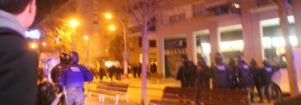 FOTOGRAFÍA. TARRASA (BARCELONA), 06.12.2018. Vista de una localidad española en llamas después del fracaso de la ultraizquierda y aliados separatistas ante VOX. (Ñ Pueblo)