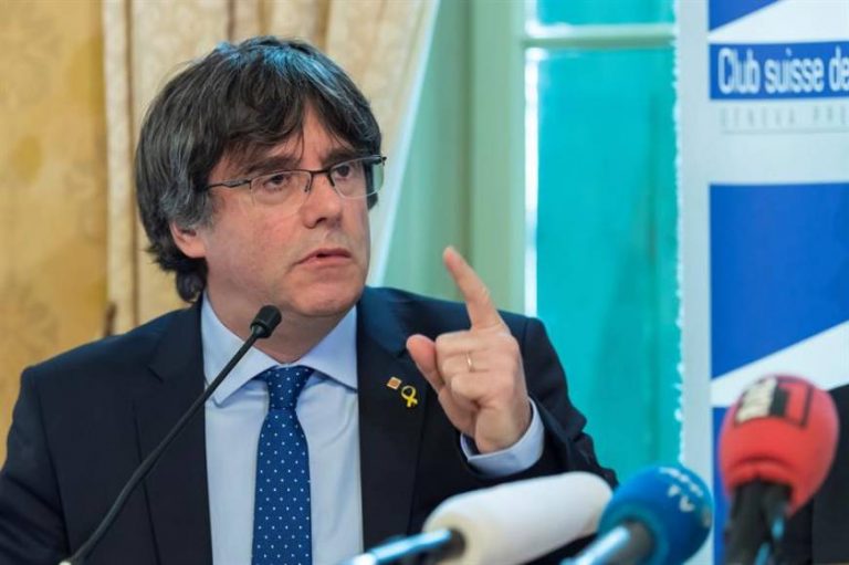 Puigdemont denuncia al pueblo español ante la ONU