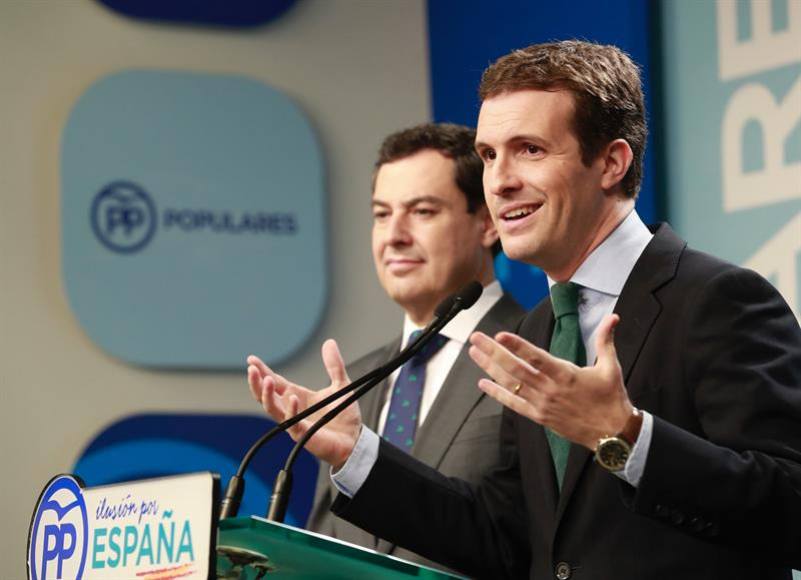 MADRID (ESPAÑA), 03.12.2018. El presidente del PP, Pablo Casado (d), junto al candidato del PP a la Junta, Juanma Moreno (i). Efe