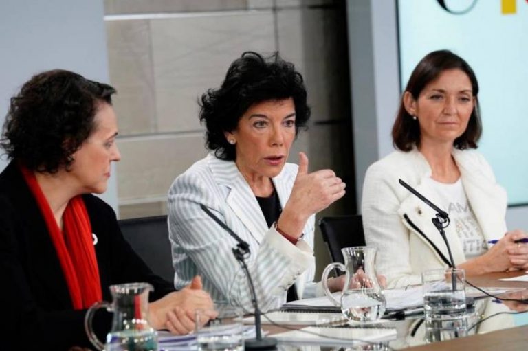 EL Gobierno pide al «PP y Cs» que dejen gobernar el PSOE en Andalucía para «evitar a VOX»