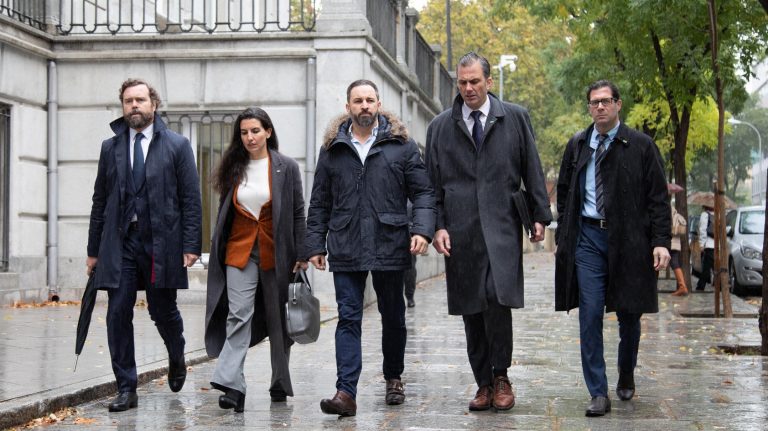 Abascal: «La detención de Torra es la única medida posible para parar el golpe»