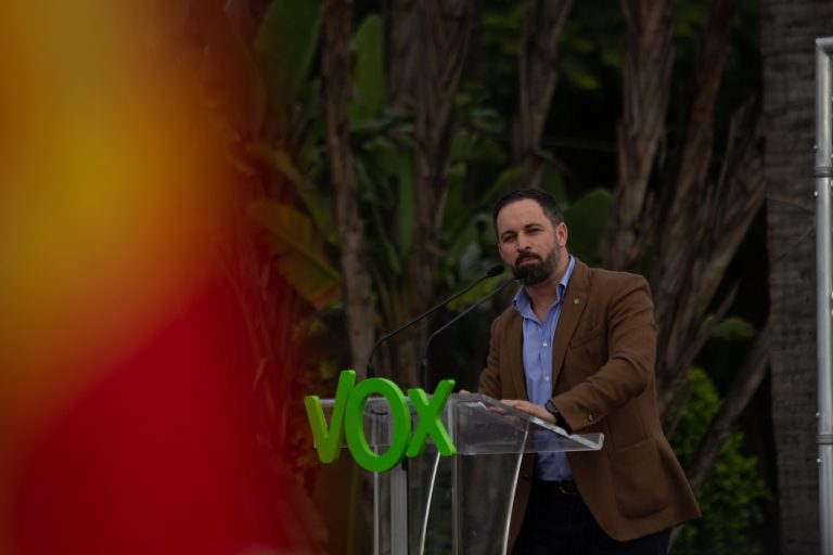 VOX tumba al PSOE, Podemos e irrumpe al Congreso con mayoría (VOX, PP y Cs)