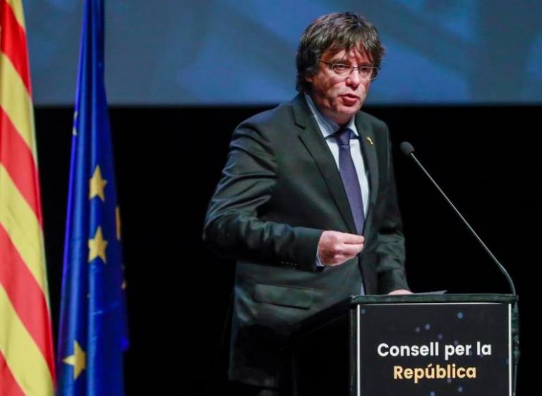 Puigdemont llamar a agredir y perseguir al candidato del PP Josep Bou por «fascista»