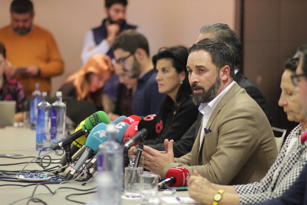 SEVILLA 8ESPAÑA), 05.12.2018. La cúpula de VOX hoy en rueda de presa de la valoración de sus resultados históricos en Andalucía. El presidente de VOX. Ñ Pueblo