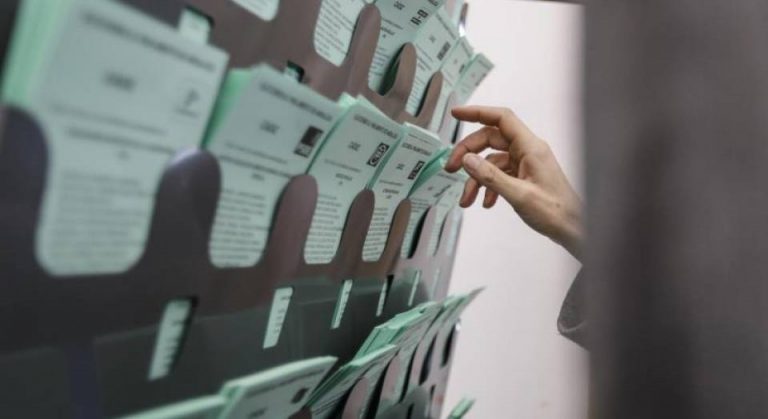 Cae 4 puntos menos que en 2015 la participación a las 14:00 horas del 2-D Andalucía
