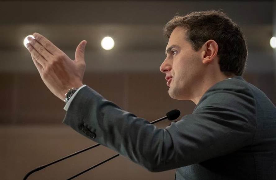 SEVILLA (ESPAÑA), 14.12.2018. El presidente de Ciudadanos, Albert Rivera, durante su intervención en el desayuno coloquio organizado por la cadena SER. Efe