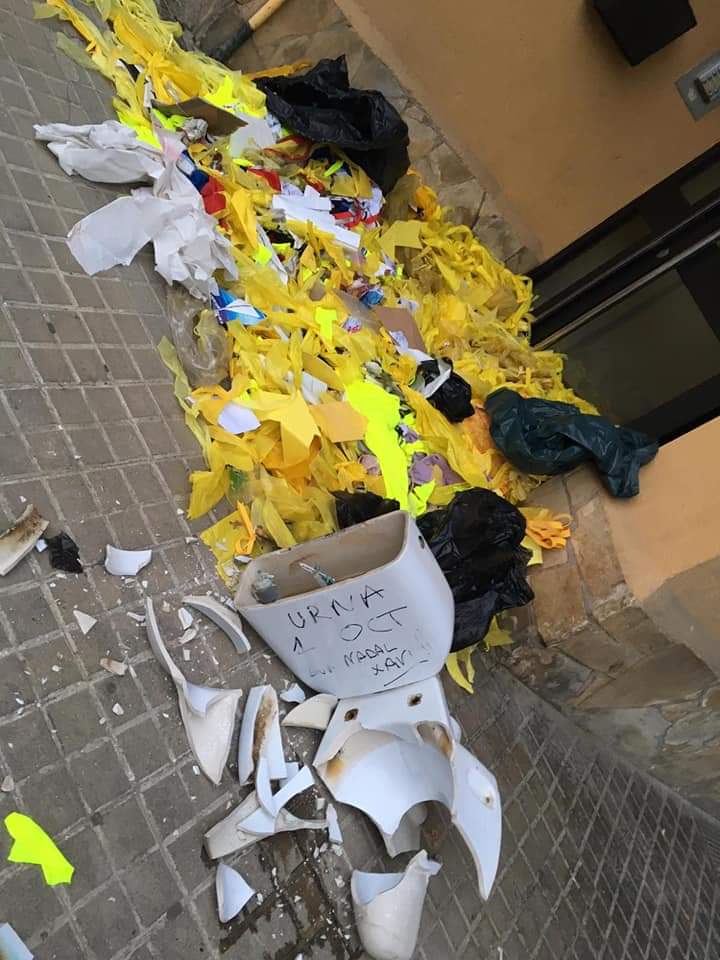 VILASSAR DE DALT (BARCELONA) ESPAÑA, 07.12.2018. Vista de la entrada del Domicio del alcalde racista xenófobo de Vilassar de Dalt, Xavier Godàs. Ñ Pueblo