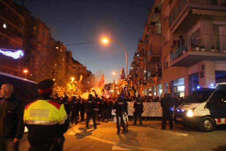 Vídeo carga de los Mozos contra los comandos de Pablo Iglesias e independentismo en Terrasa
