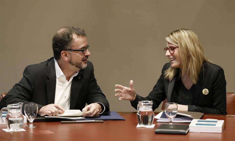 BARCELONA (ESPAÑA), 08.01.2019. El consejero de Acción Exterior de la Generalitat de Cataluña, Alfred Bosch (i) (ERC), acompañado por la consejera de la Presidencia. Efe