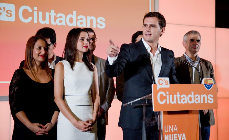 Ciudadanos se suma a CUP, Ada Colau e independentismo y veta a VOX en Cataluña