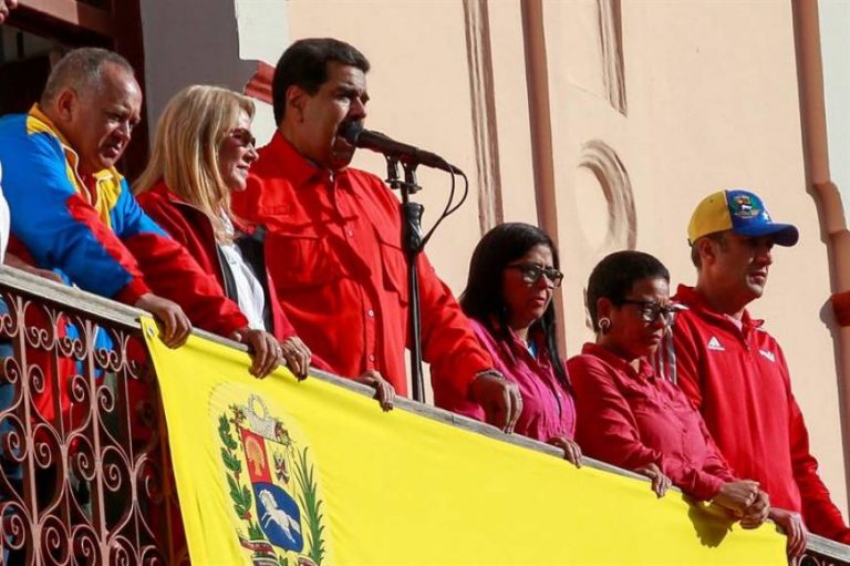 Ejército de Venezuela: «Reconocemos lealtad absoluta a Maduro, ¡viva Chavez!»