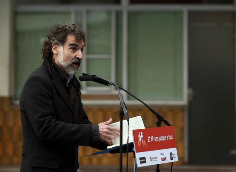Preso Jordis: «Es el rey quien debería sentarse en el banquillo de los acusados» del Procés