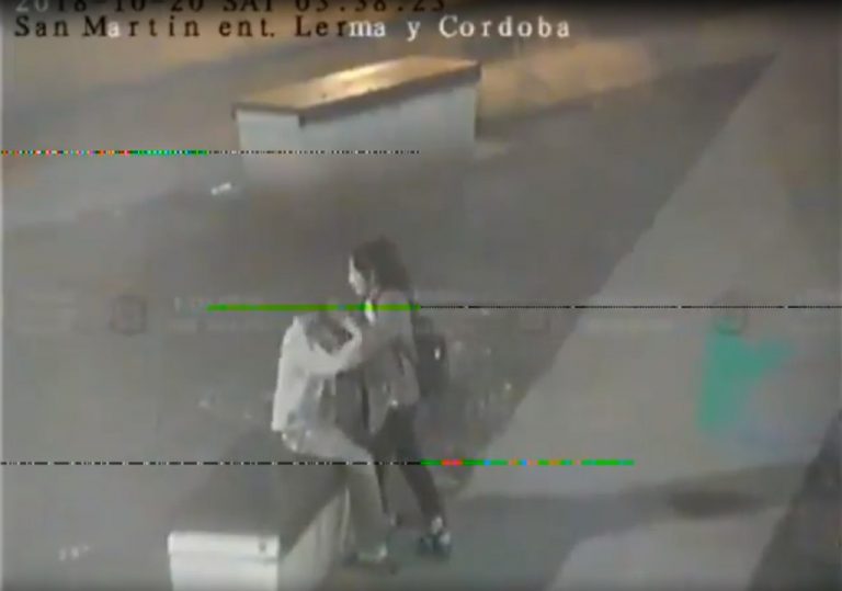 Detenido un hombre, víctima de maltratos físicos de su mujer en plena calle de Córdoba