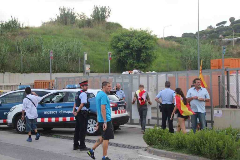 Mozos constitucionalistas llaman a salir a la calle el 12-E contra la persecución independentista