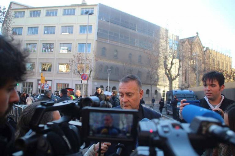 Los mozos constitucionalistas denuncian «órdenes ilegales y represalias» por cumplir la Ley