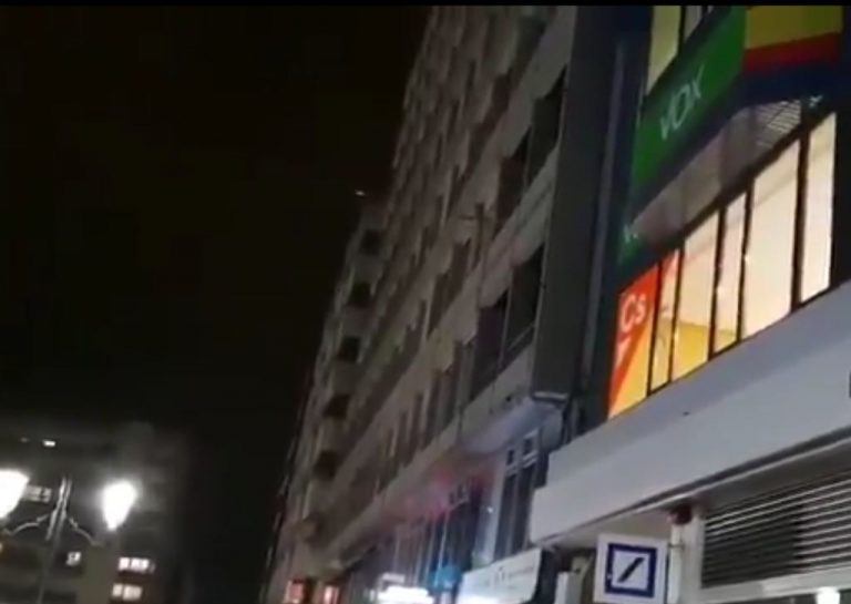 VOX inaugura su sede encima de Cs en Oviedo entre aplausos