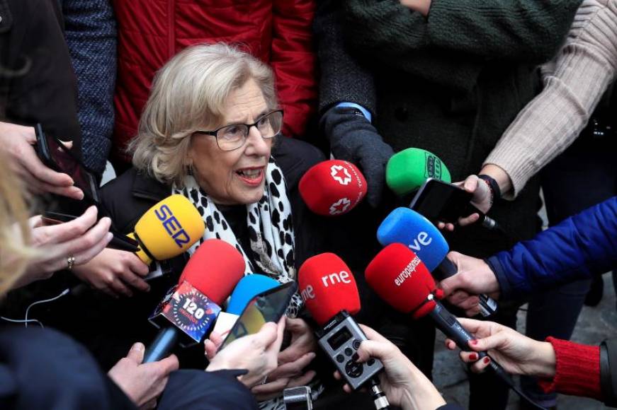 MADRID (ESPAÑA), AÑO 2019. La ultraizquierdista alcaldesa de Madrid, Manuela Carmena, atiende a los medios. Efe.