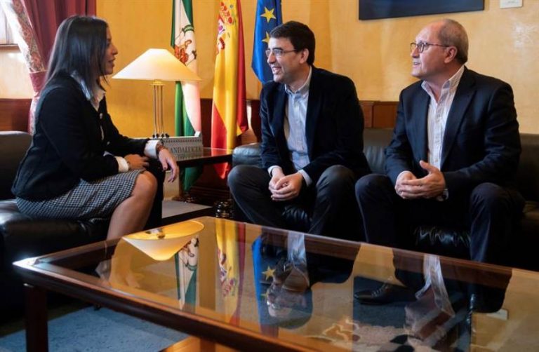 La Presidenta del Parlamento de Andalucía inicia la ronda de contactos para la investidura