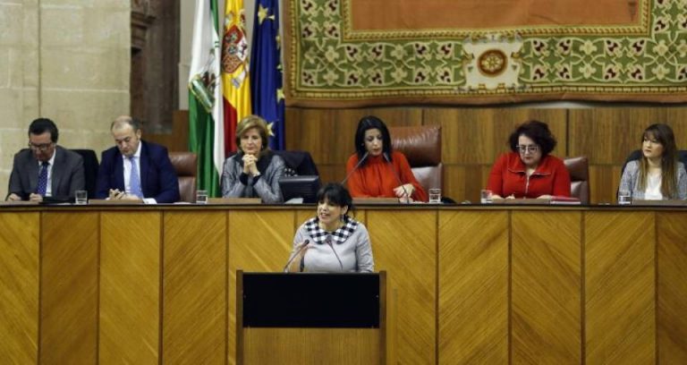 Podemos tacha de «patriotismo de hojalata» la tripartito VOX, PP y Cs en Andalucía