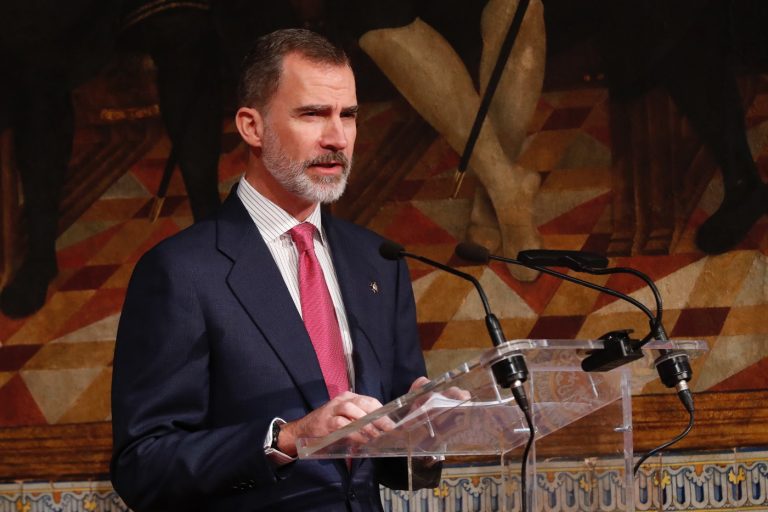 El Rey recuerda los tiros a la nuca de socios de Sánchez (ETA) y pide defender España