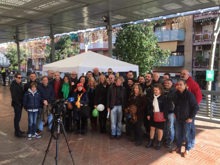 VOX reparte su programa a los CDR y triunfa en Nou Barris (Barcelona)