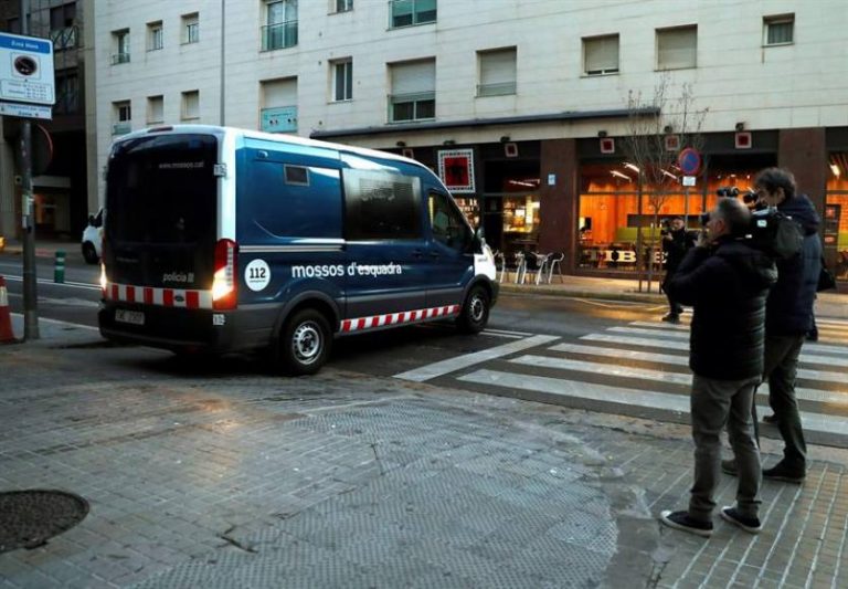 Libertad para 6 de 8 magrebíes que violaron la joven de 18 años de Sabadell (Barcelona)