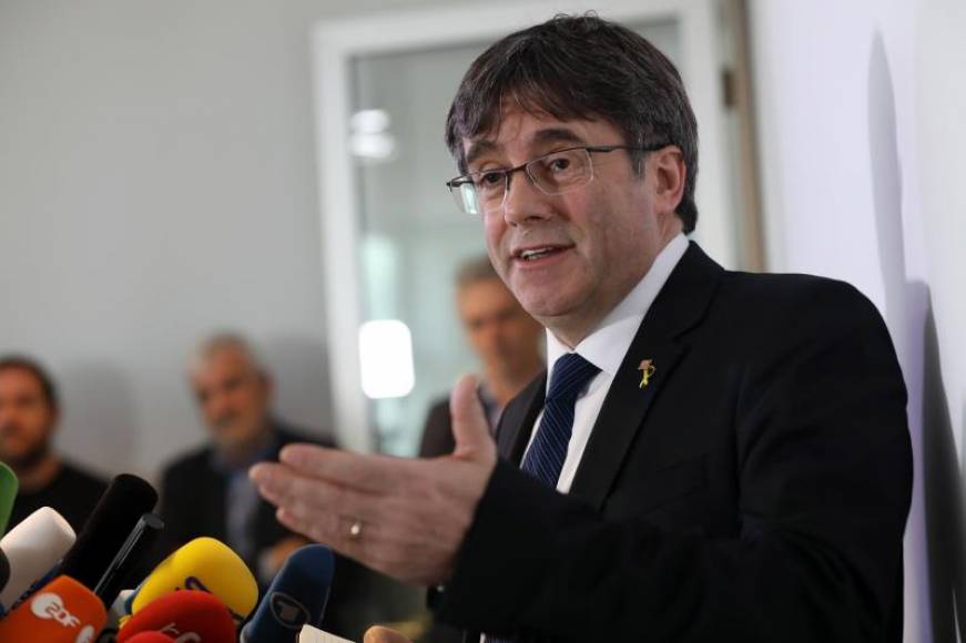 BERLÍN (ALEMANIA), 11.02.2019. El huido expresidente catalán Carles Puigdemont, ofrece una rueda de prensa, este martes, en la delegación de la Generalitat en Berlín. Efe.