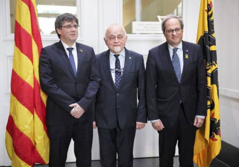 Independentistas catalanes e independentistas de Flandes (Bélgica) conspirando