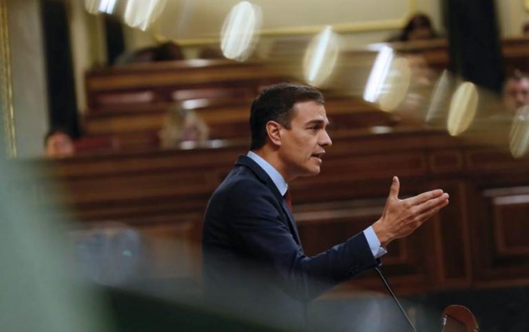 Sánchez arremete contra PP y Ciudadanos Cs por su «falta de respeto» a las instituciones