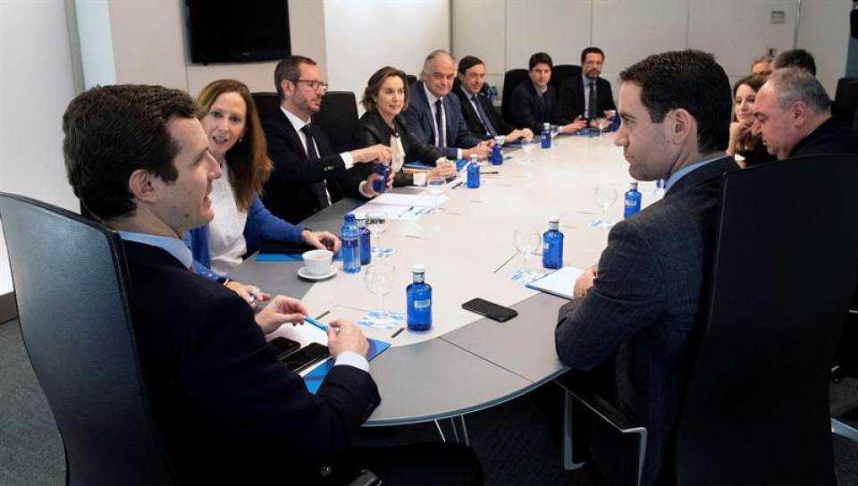 FOTOGRAFÍA. MADRID (ESPAÑA), 26.02.2019. Fotografía facilitada por el PP de la reunión del Comité de Dirección del partido presidida por el líder de la formación, Pablo Casado (i). Efe.