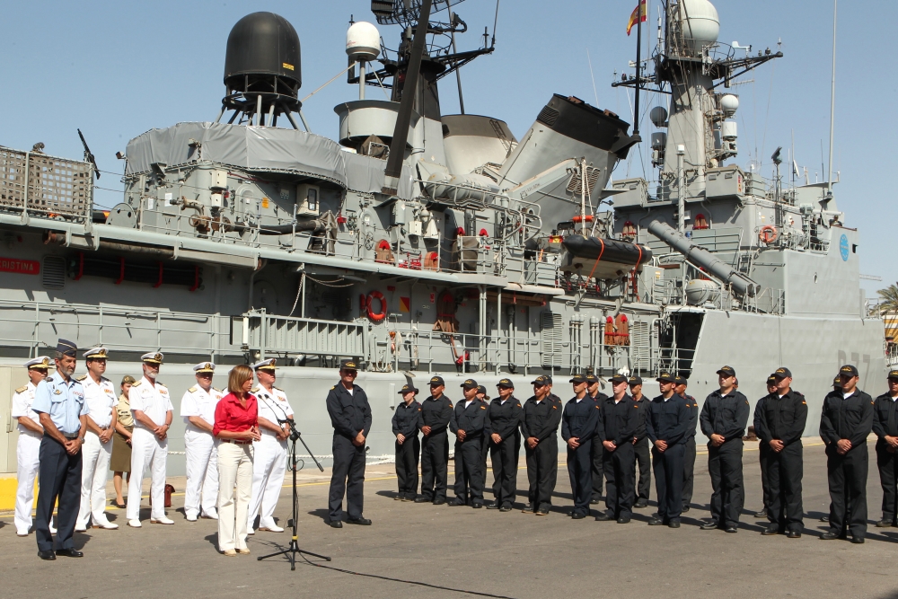 FOTOGRAFÍA. españa, 17.08.2011. La ministra d Defensa del Reino de España, Carmen Chacon, despide en el arsenal de Cartagena al patrullero 'Infanta Cristina'' Ñ Pueblo