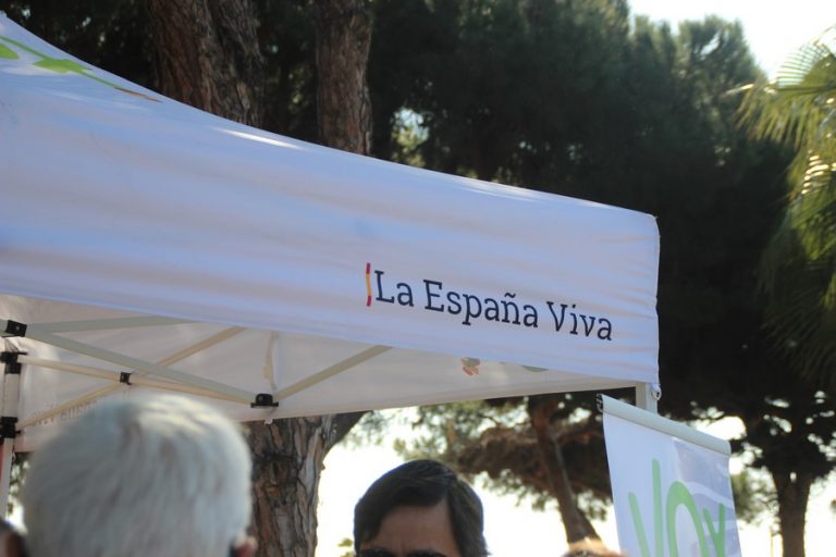 VOX demuestra su fuerza en las calles de Gava (Barcelona)