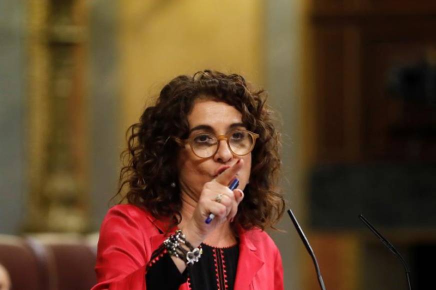 MADRID (ESPAÑA), 12.02.2019. La ministra de Hacienda, María Jesús Montero, interviene en el debate de totalidad de los presupuestos este martes en el pleno del Congreso. Efe.