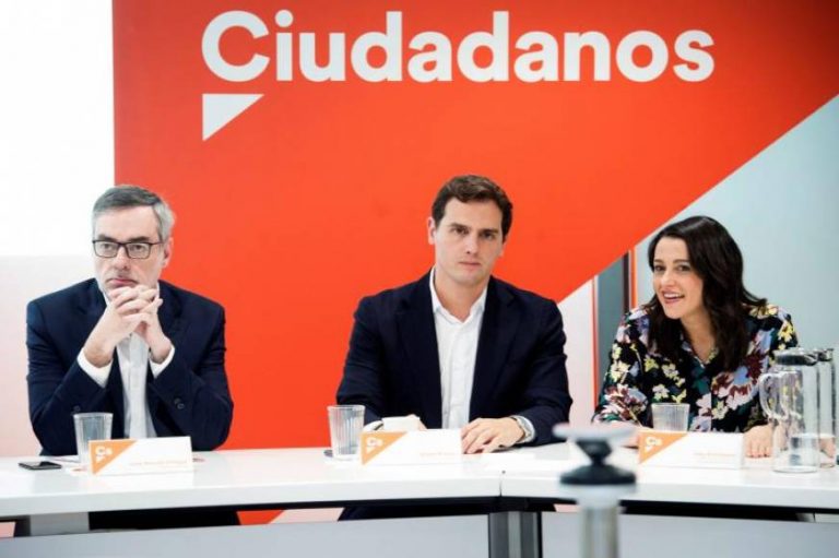 Ciudadanos se reúne con VOX para gobernar Madrid