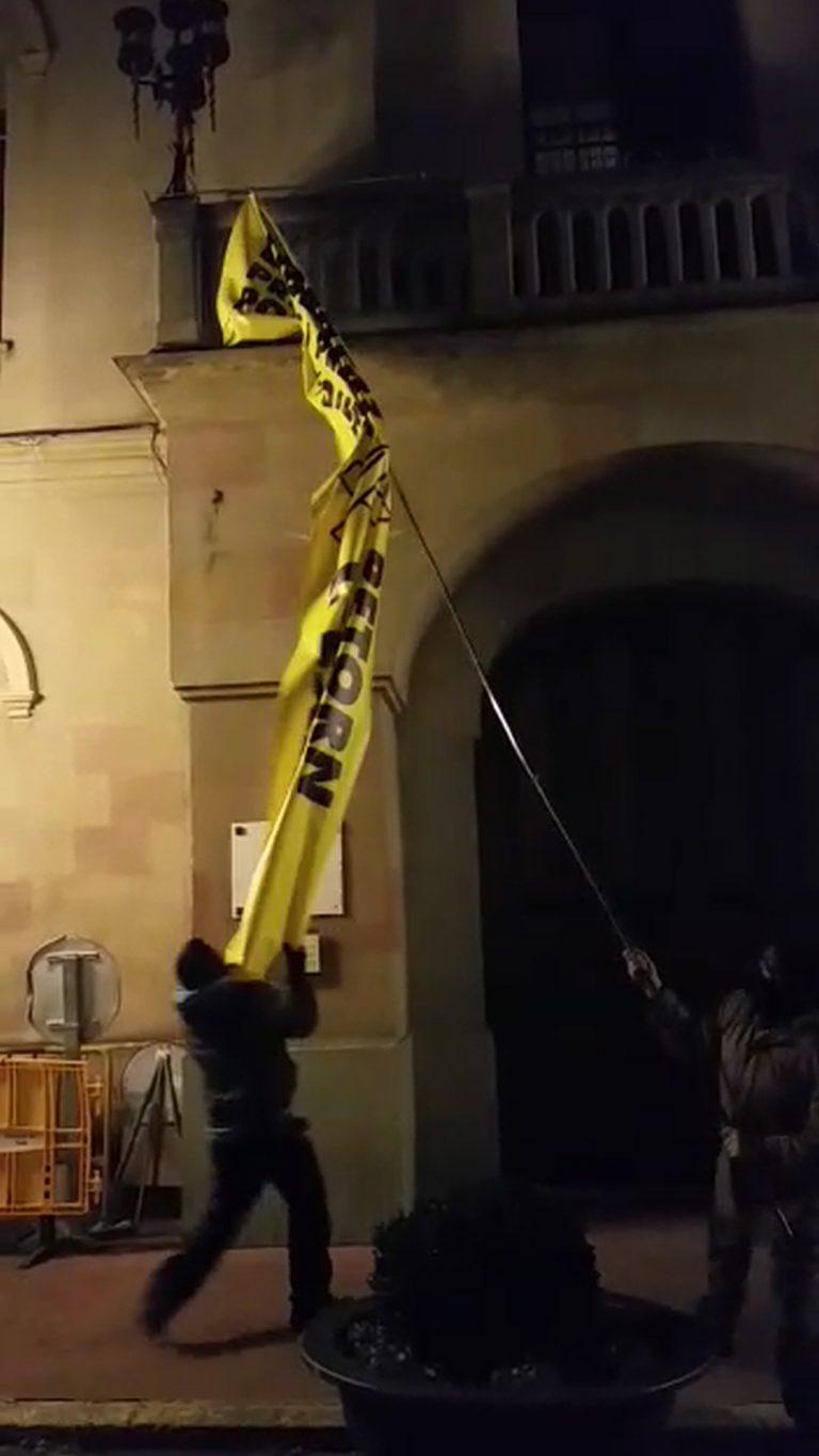 La Resistencia limpia el odio de tres localidades del Maresme (Cataluña)