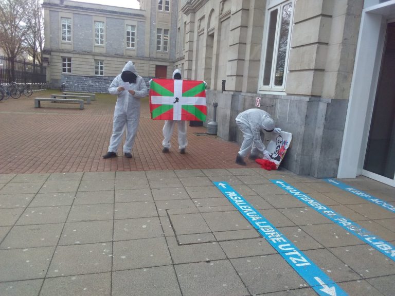 COVITE alerta del homenaje de encapuchados independentistas a terroristas en la UPV