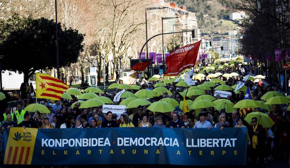 SAN SEBASTIAN (ESPAÑA), 17.02.2019. Vista de la manifestación convocada por la plataforma 'Anti España' proetarra «Gure Esku Dago». Efe