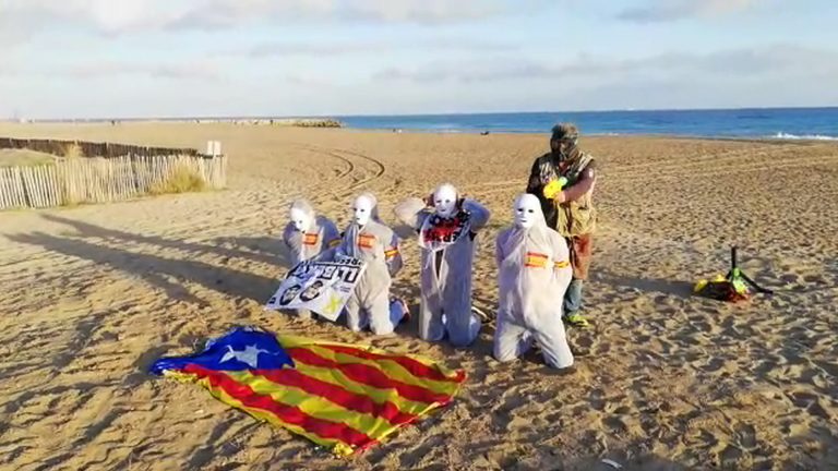 La «República Catalana» asesinaría a familias españolas «con un tiro a la nuca»