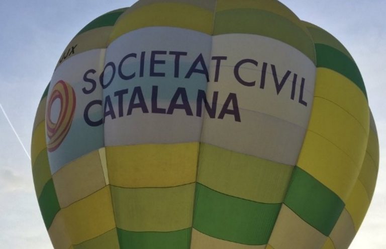 La líder de (AEB) se da de baja  de «Societat Civil Catalana» por la «traición de (SCC) a España