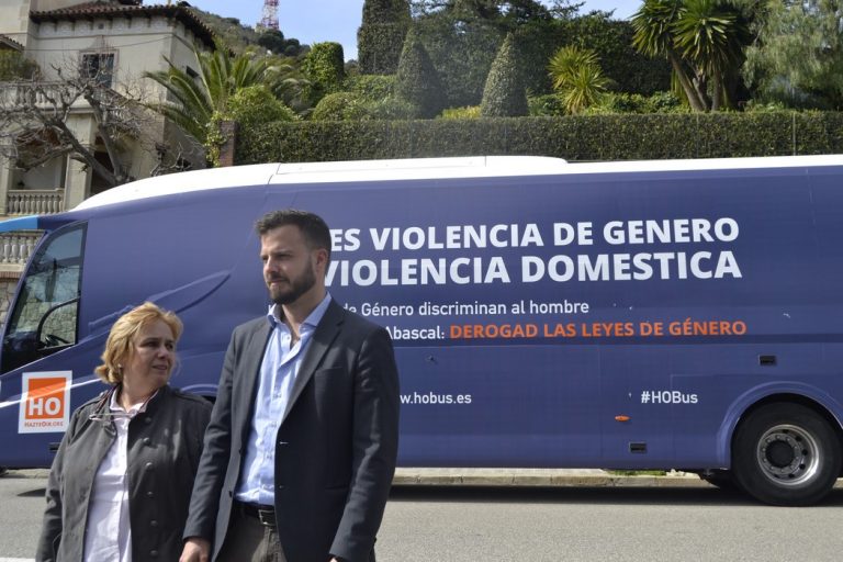 Violencia de la ultraizquierda e independentismo contra el bus de Hazte Oír en Cataluña