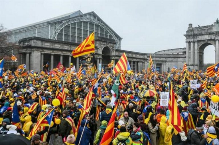 El independentismo se aventura en Madrid con más de 500 autocares de antiespañoles