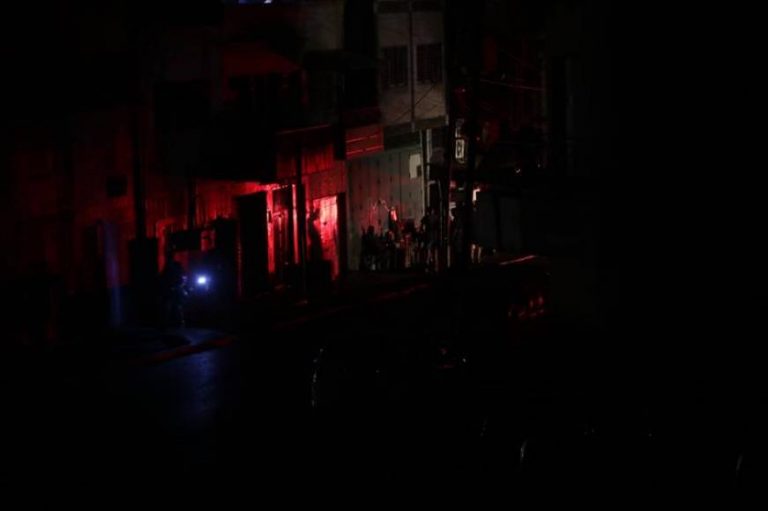 El chavismo deja sin luz a Venezuela